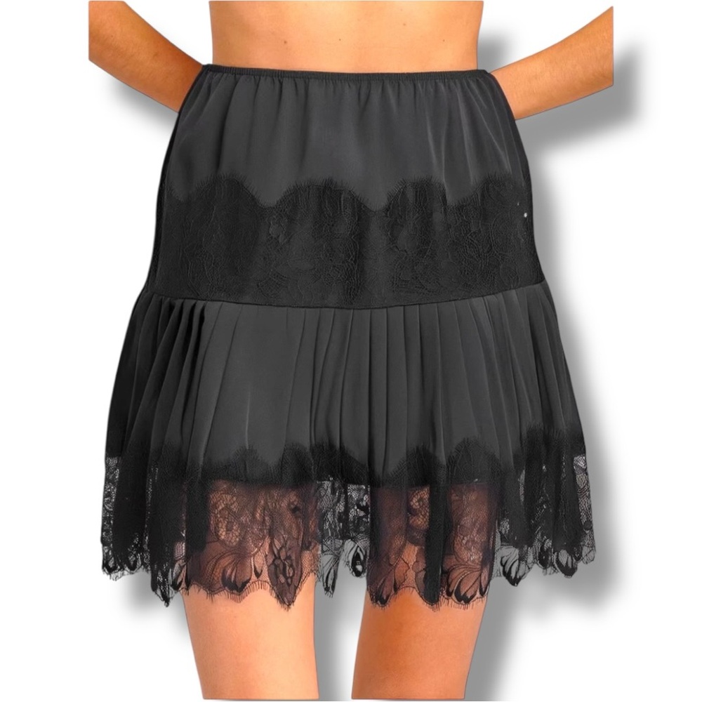 Unbranded Size Small Chic Black Lace Tiered Elastic Waist Slip Style Mini Skirt
